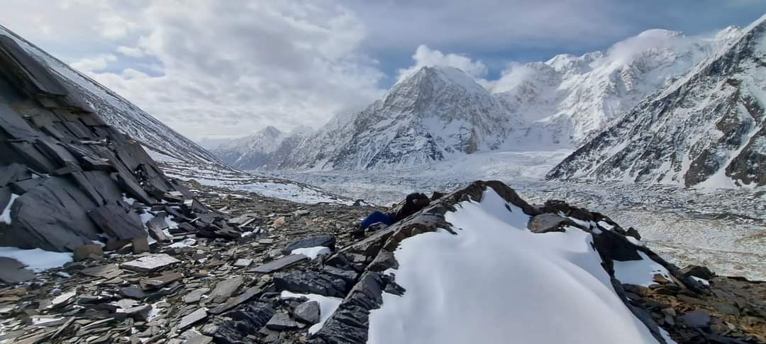 Glacier pass