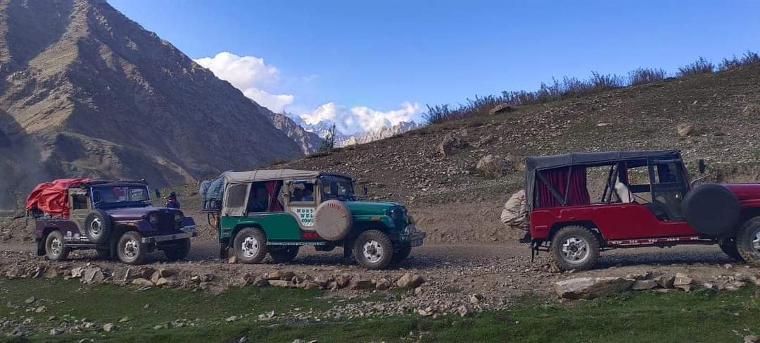 Mountain Road Safaris